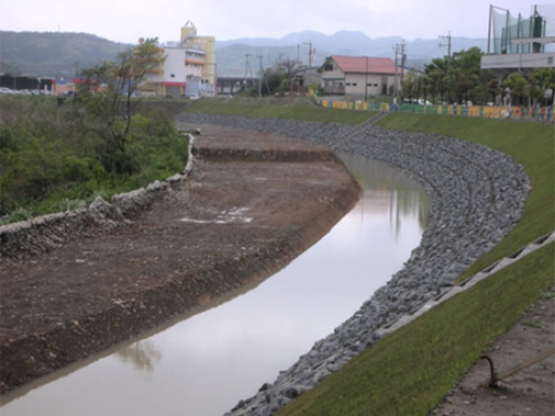 03 亀甲ストーンによる河川事例 [鹿児島県 米ノ津川]