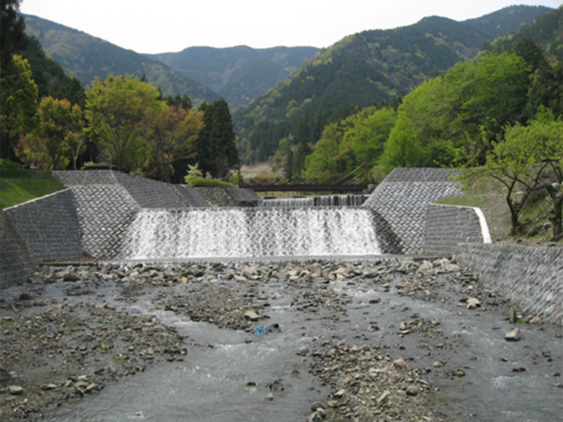 02 ピアストーンの事例：河川·砂防施設 [岐阜県 鎌ヶ谷]